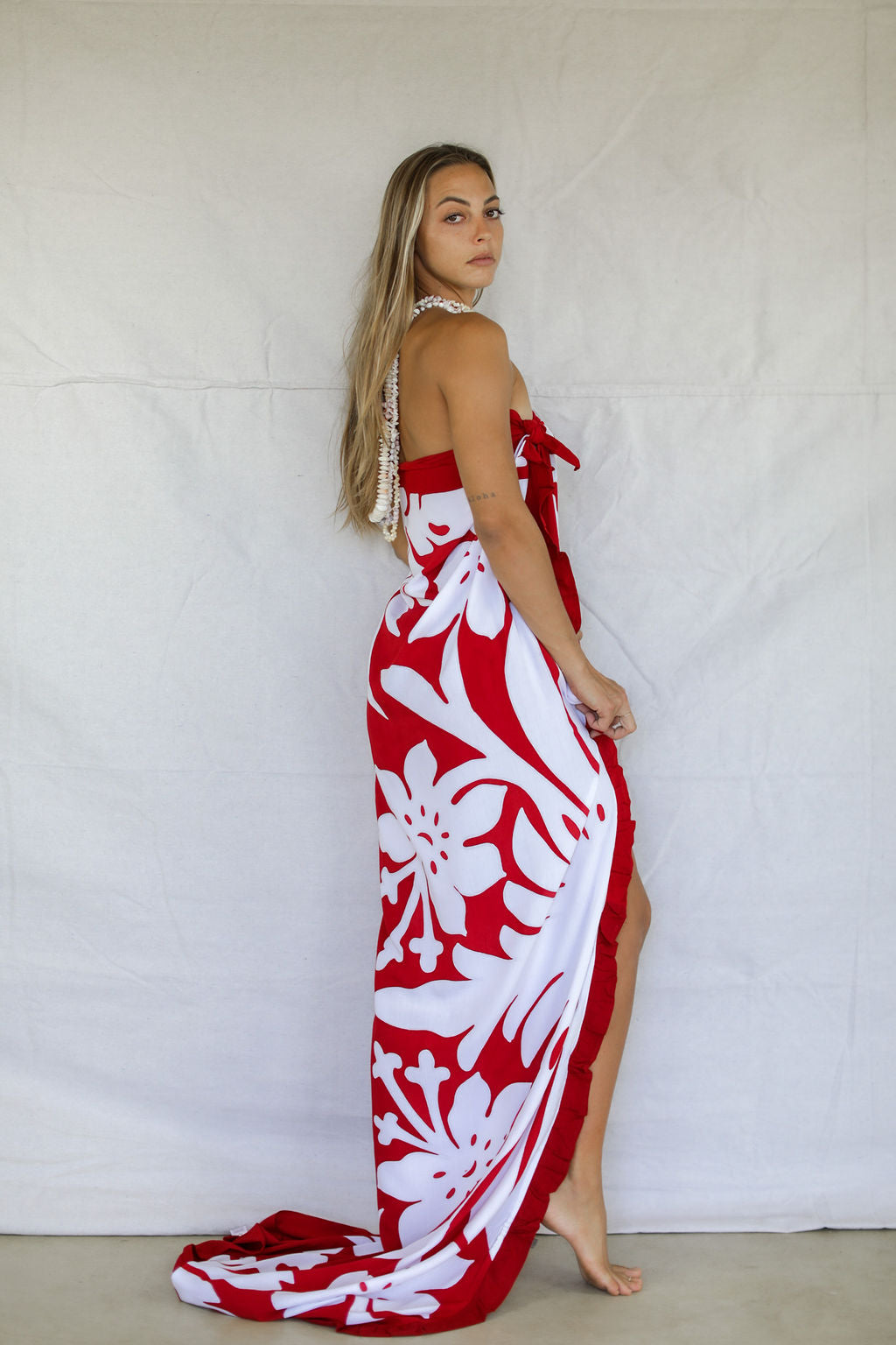 Classic Long Ruffle Pareo in Hibiscus