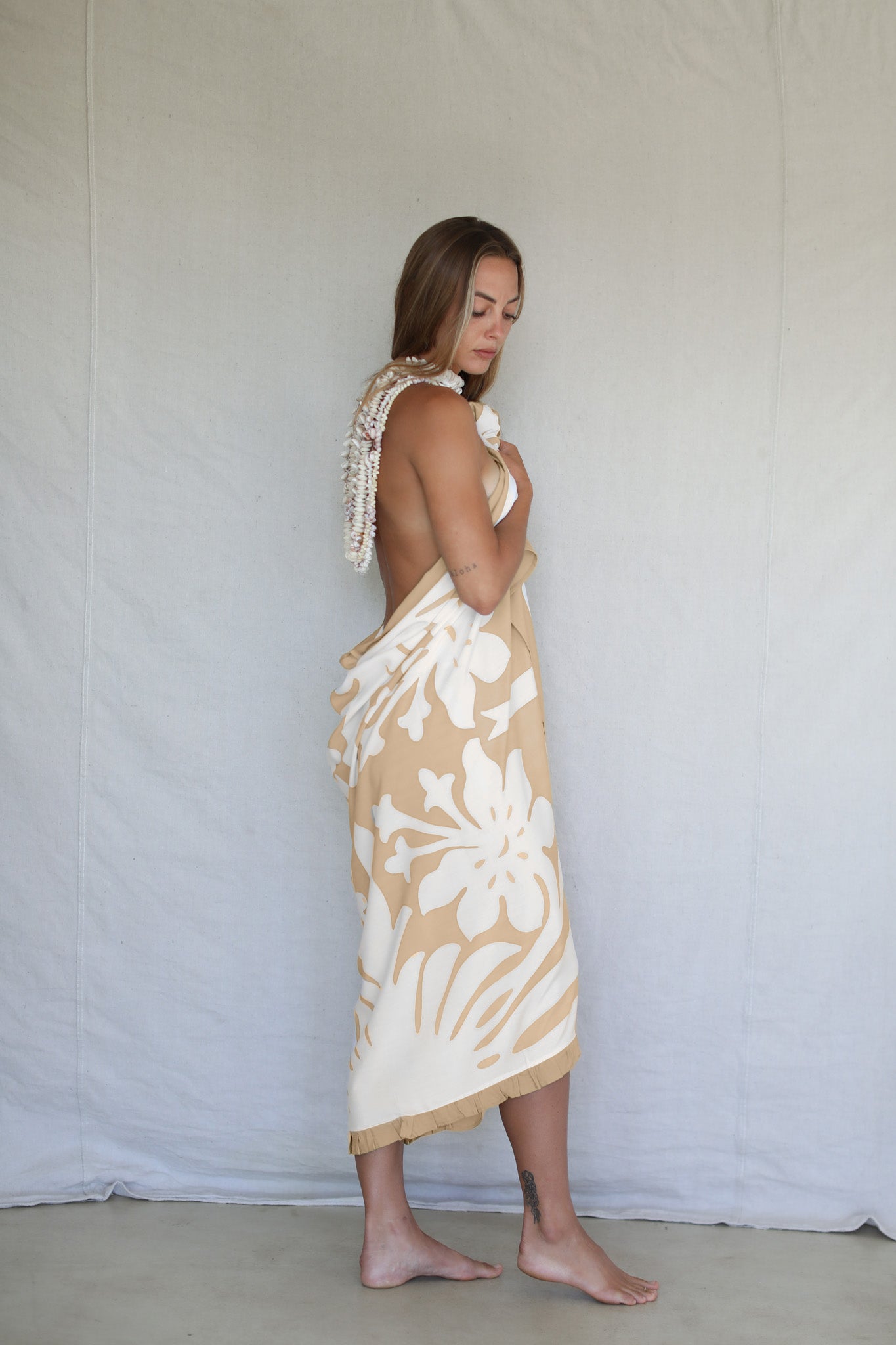 Classic Long Ruffle Pareo in Hibiscus