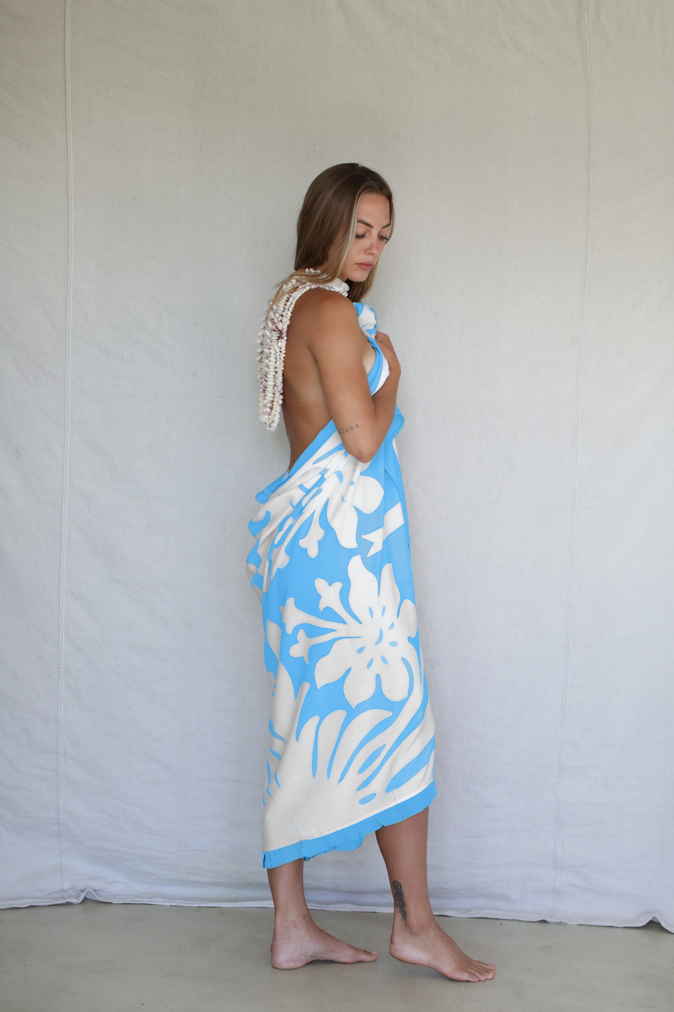 Classic Long Ruffle Pareo in Hibiscus