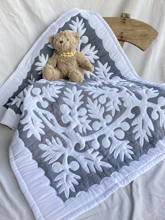 Ulu Moe Moe Baby Quilt
